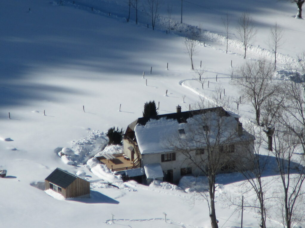 gite les alberts / contact / arrens marsous hiver